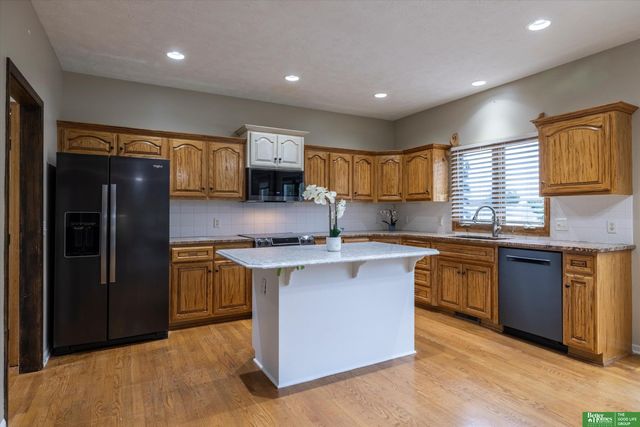 4321 N 159 Avenue, Omaha, NE 68116