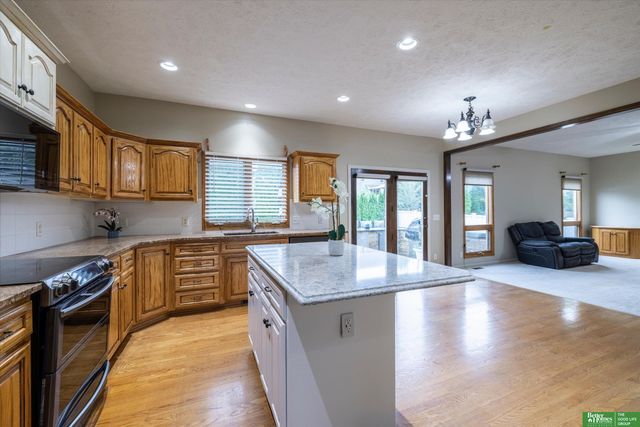 4321 N 159 Avenue, Omaha, NE 68116