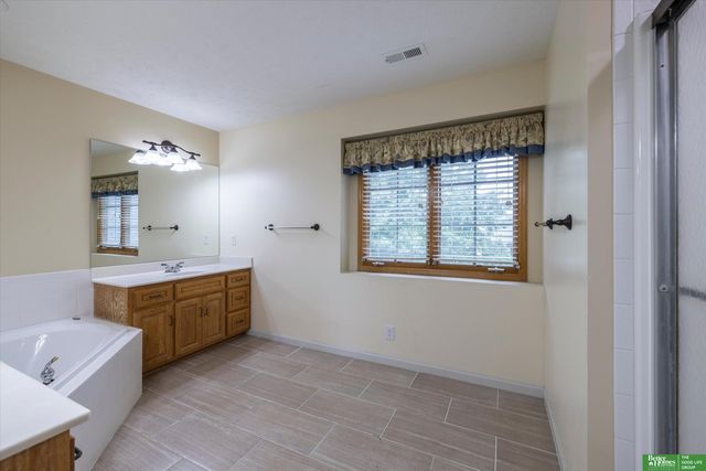 4321 N 159 Avenue, Omaha, NE 68116