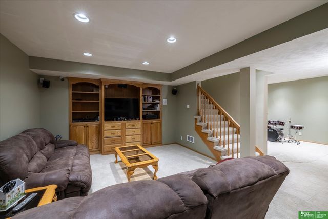 4321 N 159 Avenue, Omaha, NE 68116