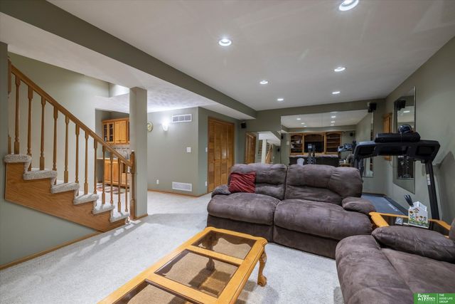 4321 N 159 Avenue, Omaha, NE 68116