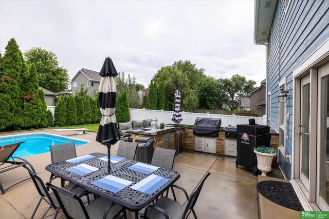 4321 N 159 Avenue, Omaha, NE 68116