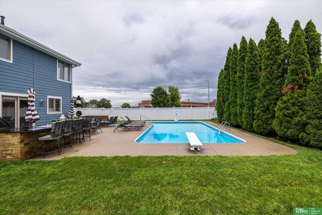 4321 N 159 Avenue, Omaha, NE 68116