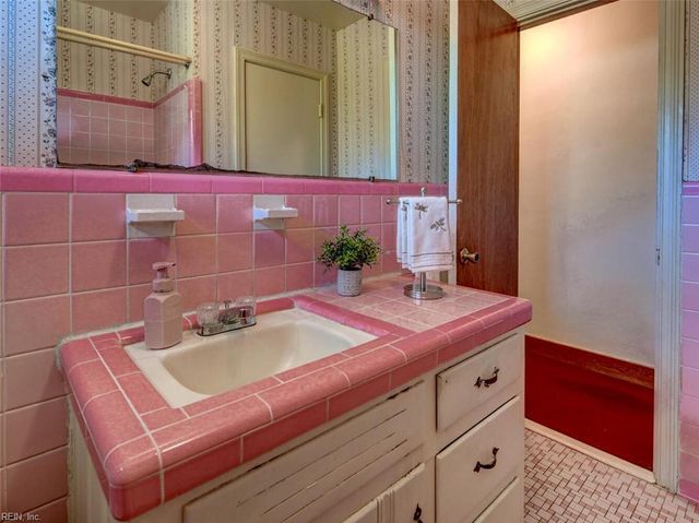 1672 Tautog RD, Suffolk, VA 23433