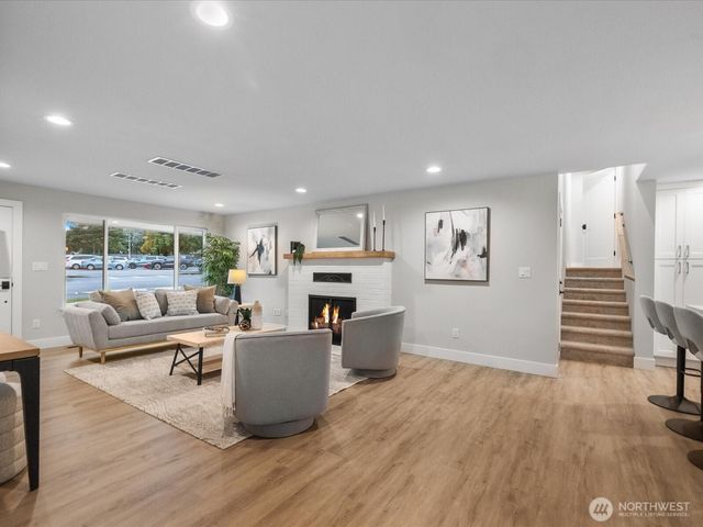 15544 30th Avenue NE, Shoreline, WA 98155