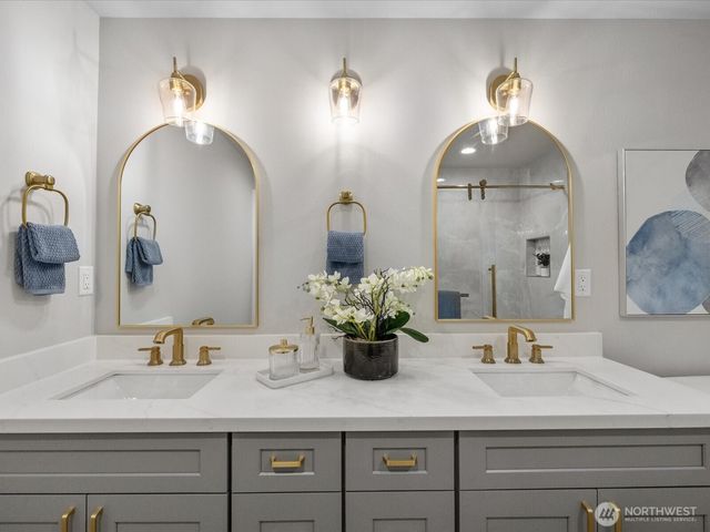 15544 30th Avenue NE, Shoreline, WA 98155