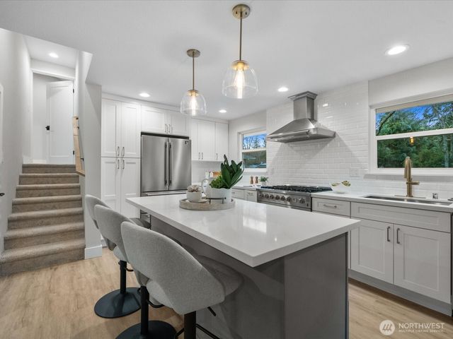 15544 30th Avenue NE, Shoreline, WA 98155