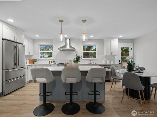 15544 30th Avenue NE, Shoreline, WA 98155