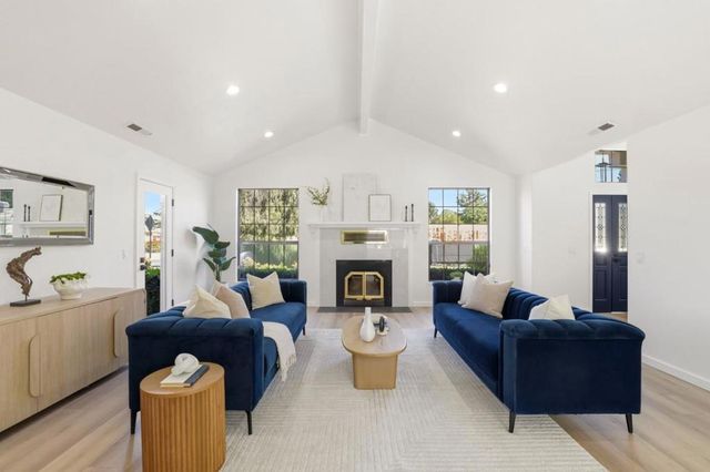 20730 Fargo Drive, Cupertino, CA 95014