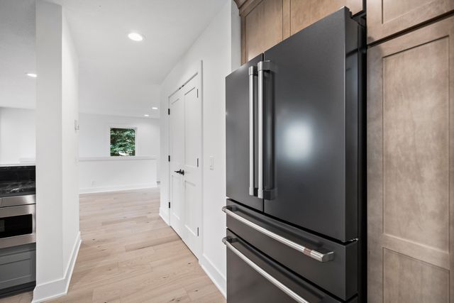 10191 Peninsula Drive, Traverse City, MI 49686