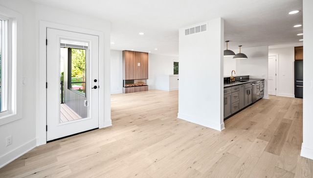 10191 Peninsula Drive, Traverse City, MI 49686