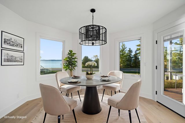 10191 Peninsula Drive, Traverse City, MI 49686