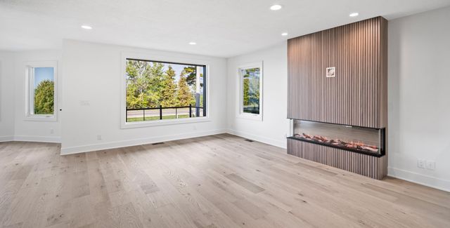 10191 Peninsula Drive, Traverse City, MI 49686