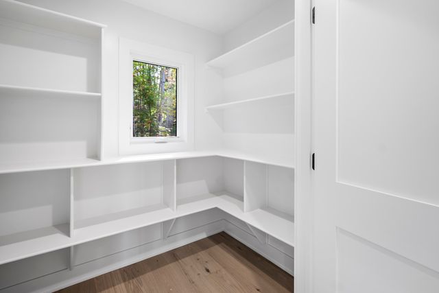 10191 Peninsula Drive, Traverse City, MI 49686