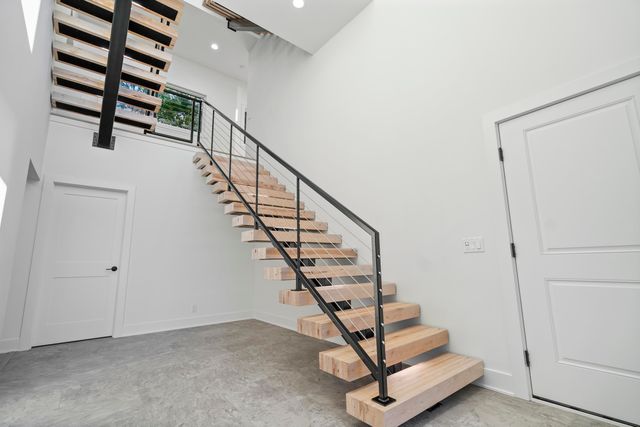 10191 Peninsula Drive, Traverse City, MI 49686