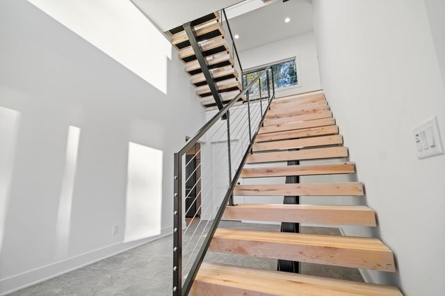 10191 Peninsula Drive, Traverse City, MI 49686