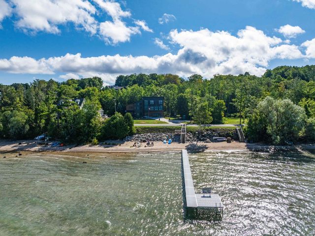 10191 Peninsula Drive, Traverse City, MI 49686