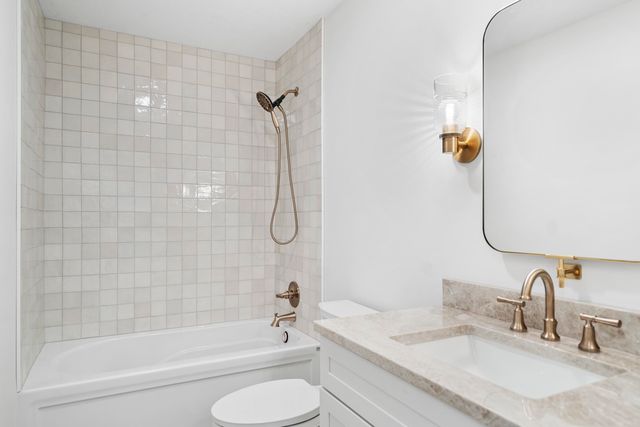 10191 Peninsula Drive, Traverse City, MI 49686