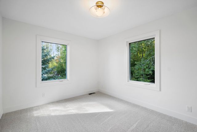 10191 Peninsula Drive, Traverse City, MI 49686