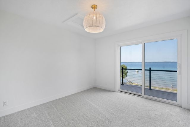 10191 Peninsula Drive, Traverse City, MI 49686