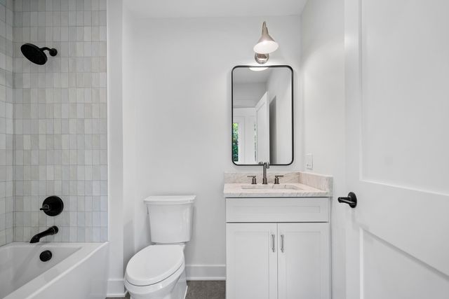 10191 Peninsula Drive, Traverse City, MI 49686