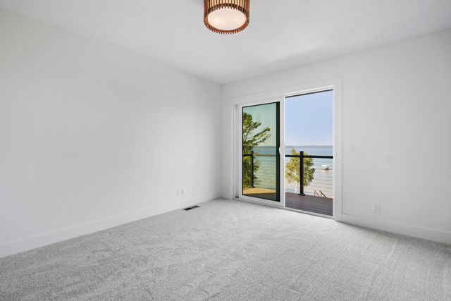 10191 Peninsula Drive, Traverse City, MI 49686