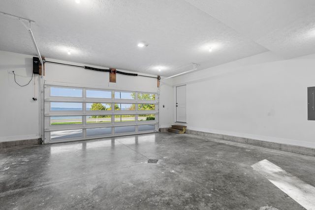 10191 Peninsula Drive, Traverse City, MI 49686