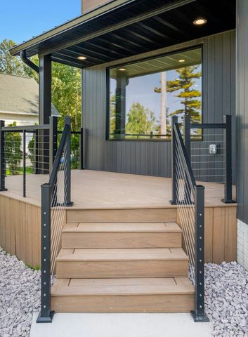 10191 Peninsula Drive, Traverse City, MI 49686