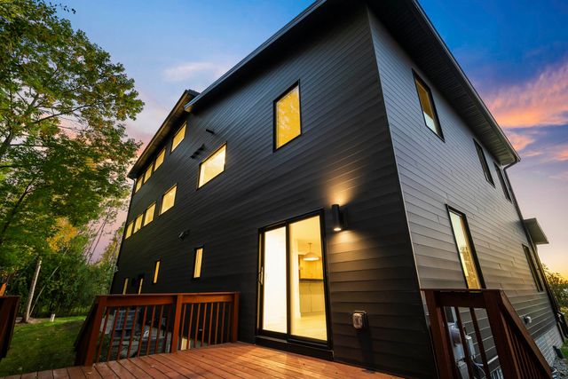 10191 Peninsula Drive, Traverse City, MI 49686