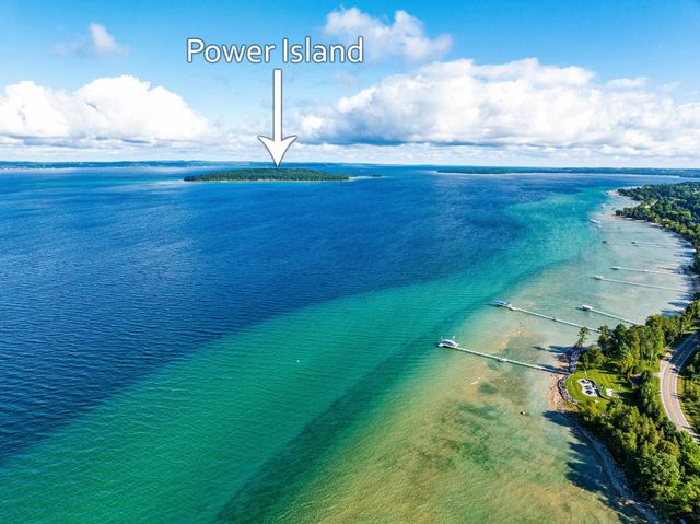 10191 Peninsula Drive, Traverse City, MI 49686