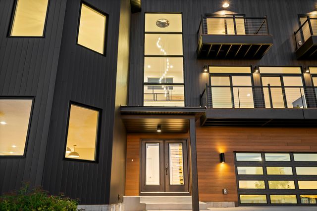 10191 Peninsula Drive, Traverse City, MI 49686