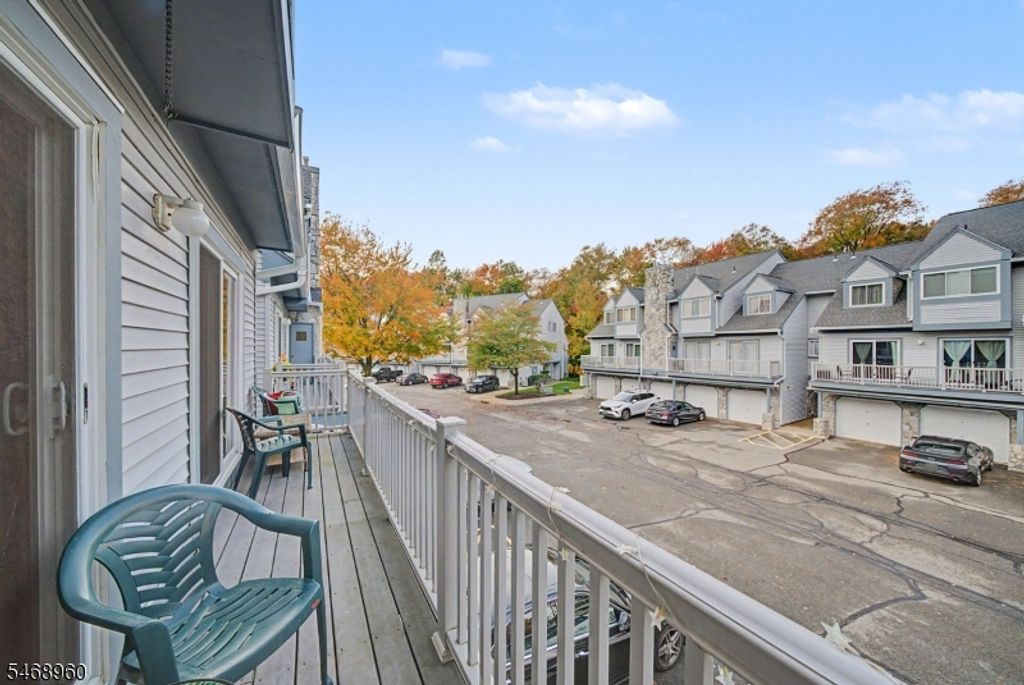 7 Garden Ct, Roxbury Twp., NJ 07876 — photo 2