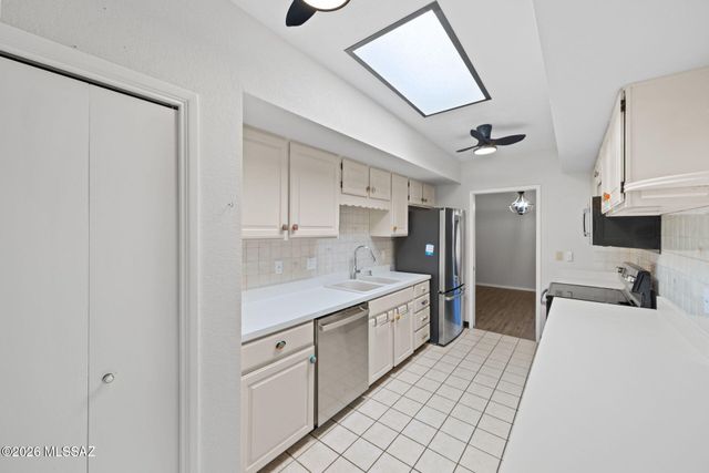 320 E Paseo Verde, Green Valley, AZ 85614