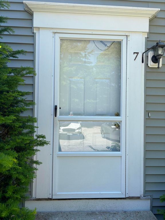 60 Brown Street 7, Kennebunk, ME 04043 — exterior
