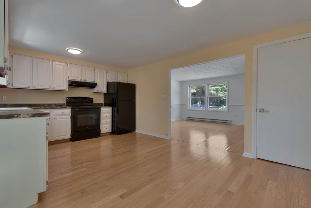 60 Brown Street 7, Kennebunk, ME 04043 — photo 5