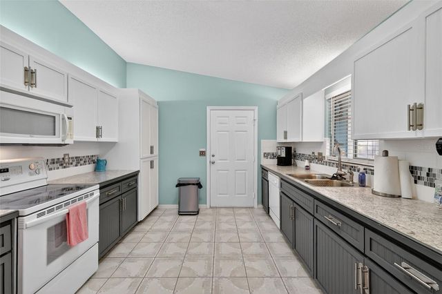 9750 SE 179TH PLACE, Summerfield, FL 34491