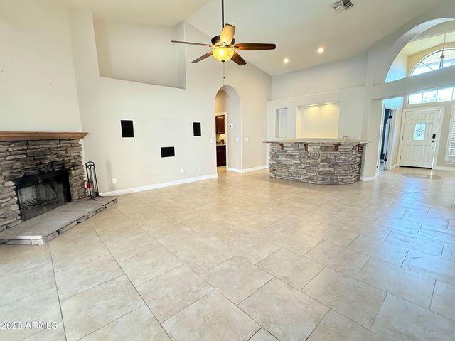 902 W Sherri Drive, Gilbert, AZ 85233