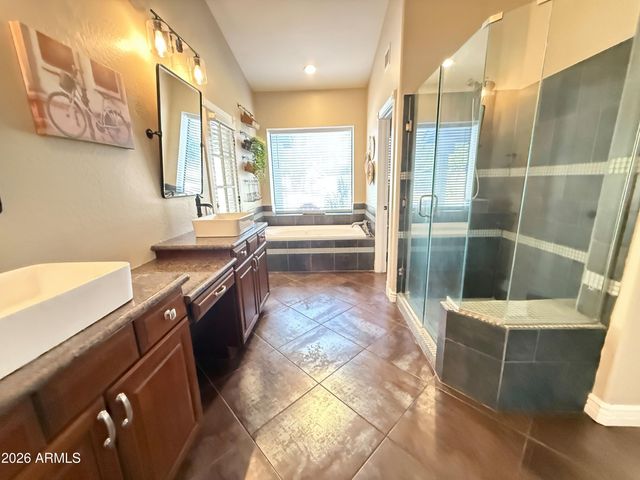 902 W Sherri Drive, Gilbert, AZ 85233