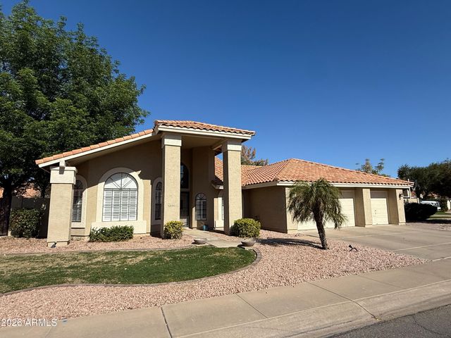 902 W Sherri Drive, Gilbert, AZ 85233