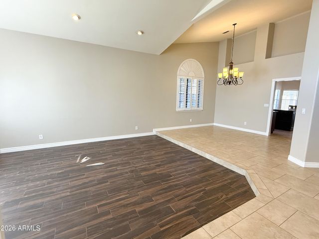 902 W Sherri Drive, Gilbert, AZ 85233