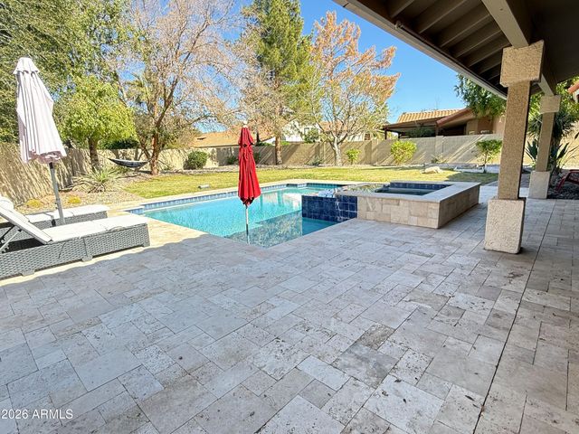 902 W Sherri Drive, Gilbert, AZ 85233