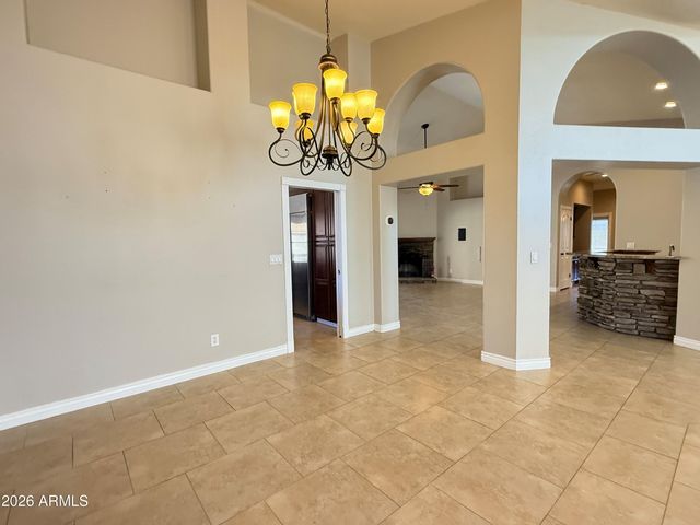 902 W Sherri Drive, Gilbert, AZ 85233