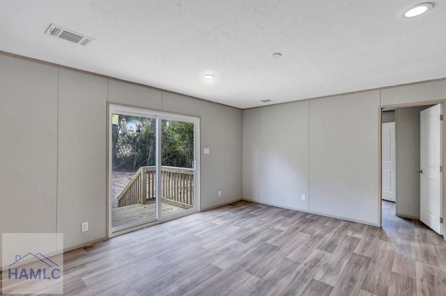 1270 Oak Street, Jesup, GA 31545