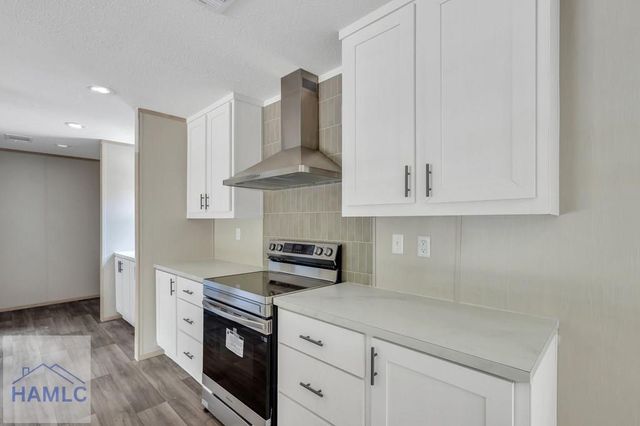 1270 Oak Street, Jesup, GA 31545