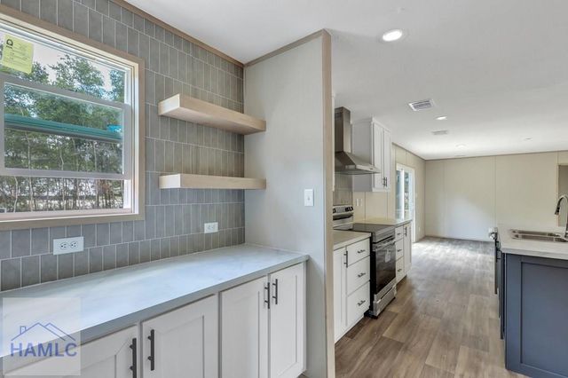 1270 Oak Street, Jesup, GA 31545