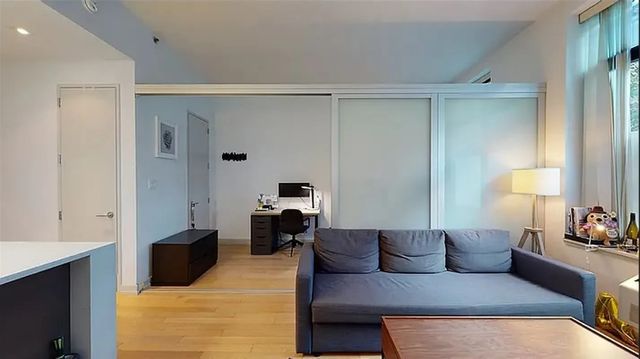 2145 44th Dr Apt 1I, New York City, NY 11101