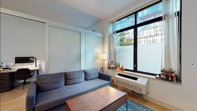 2145 44th Dr Apt 1I, New York City, NY 11101