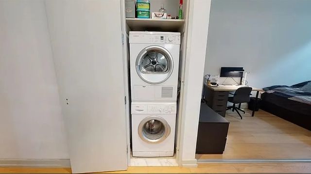 2145 44th Dr Apt 1I, New York City, NY 11101