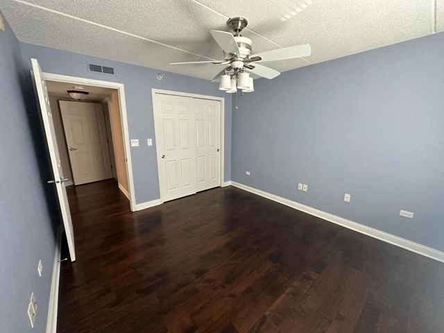 430 S Western Avenue 203, Des Plaines, IL 60016
