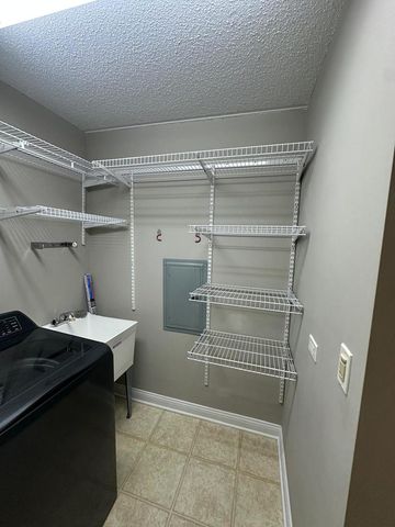 430 S Western Avenue 203, Des Plaines, IL 60016